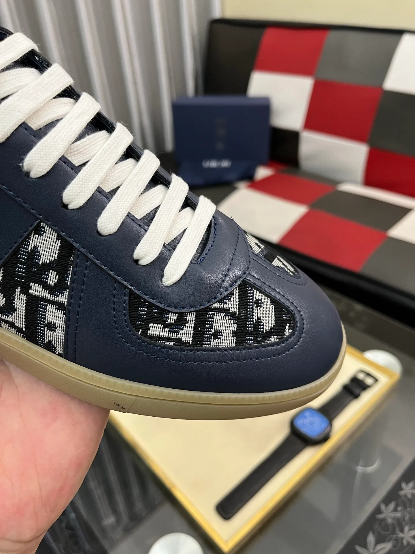 Men's shoes 💰380⌚️⌚️ 【Dior*DIAO】original quality.~ Unique modern style sneakers. 🏃A must-have casual shoe for trendy men😍😍 Original brand imported from Italy, imported original leather, sheep lining (refuses to discolor and grind feet) Sole: Original sole provided by the original factory, French lazy style design ⚠️Fit to the feet, original quality, super comfortable original sole. Code number: 38-445️⃣Colors available